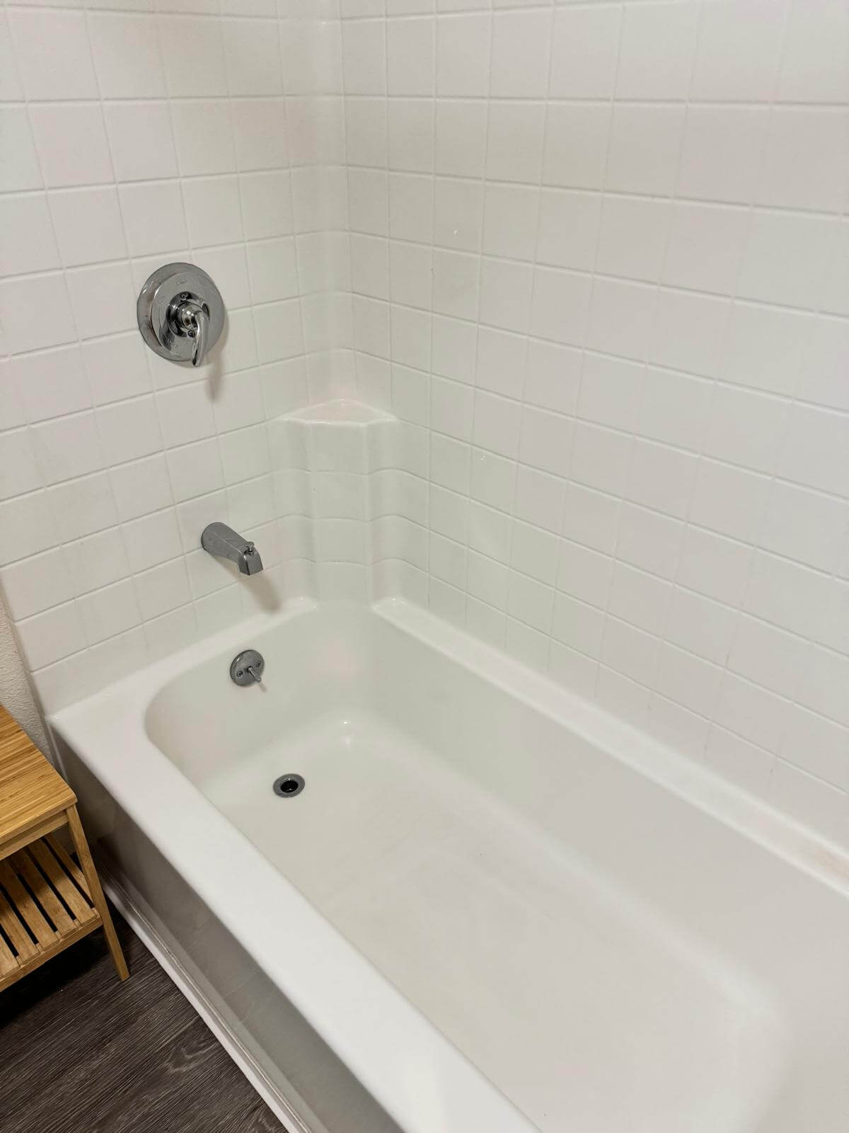 Residential bathroom deep cleaned by Luxen Clean